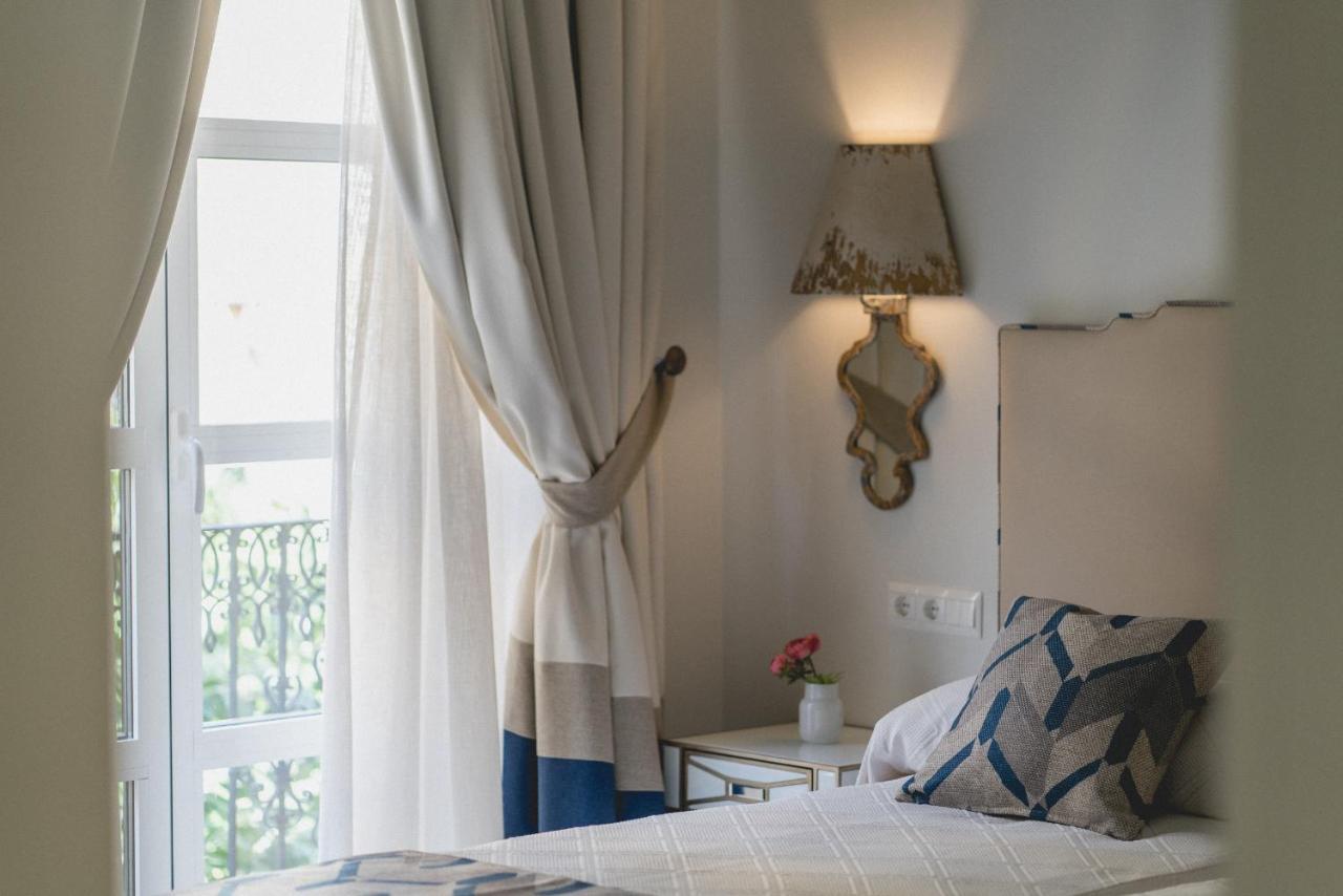 Apartamentos Abreu Suites Seville Luaran gambar