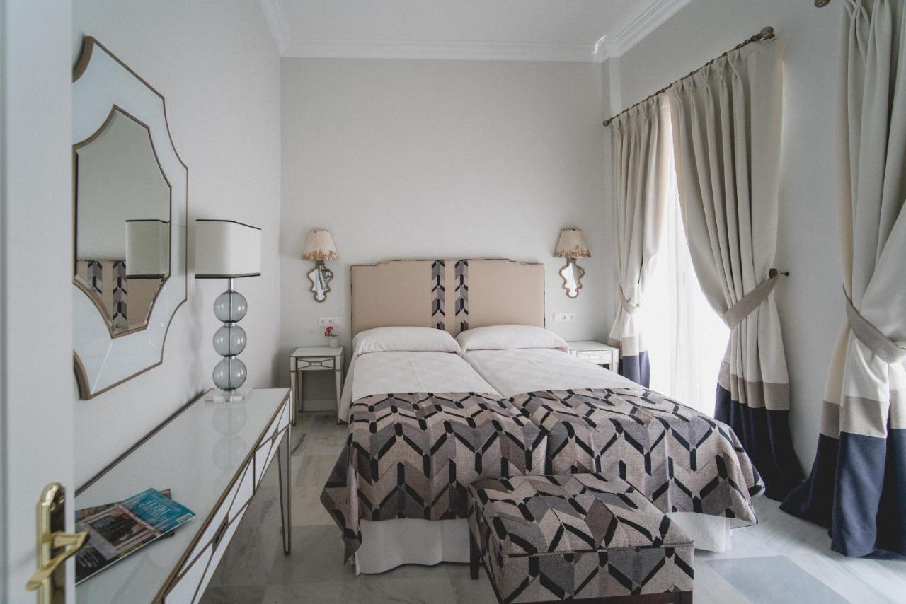 Apartamentos Abreu Suites Seville Luaran gambar