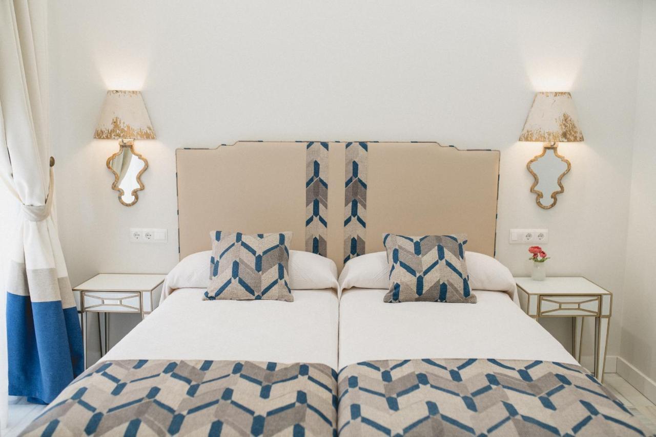 Apartamentos Abreu Suites Seville Luaran gambar