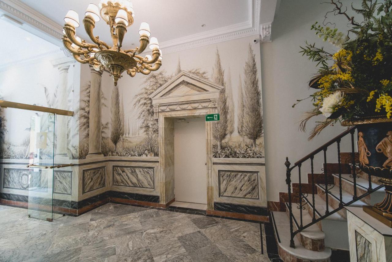 Apartamentos Abreu Suites Seville Luaran gambar