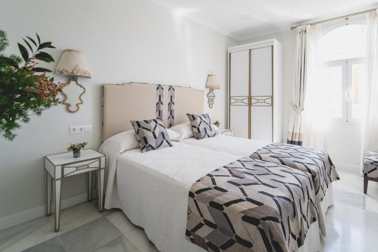 Apartamentos Abreu Suites Seville Luaran gambar