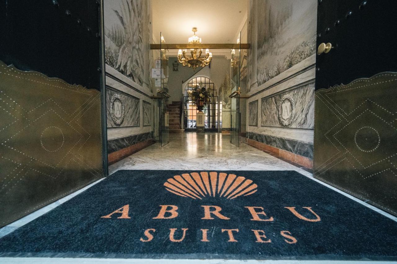 Apartamentos Abreu Suites Seville Luaran gambar