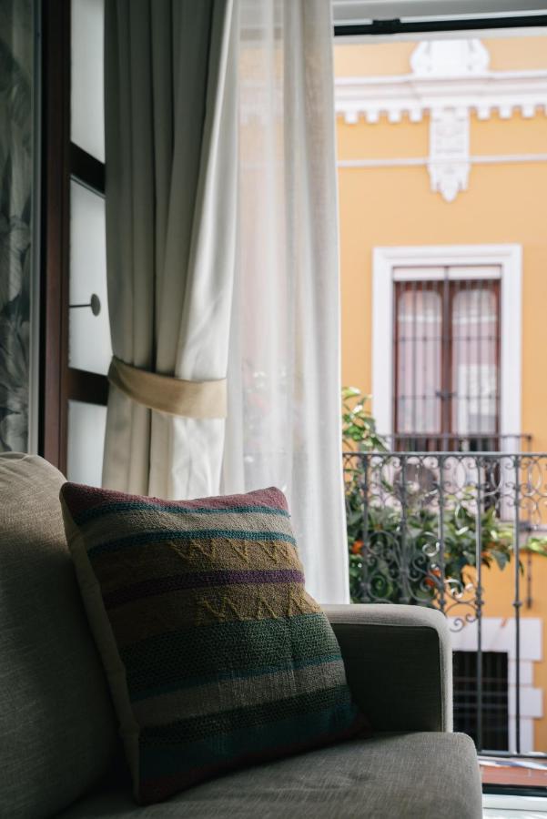 Apartamentos Abreu Suites Seville Luaran gambar