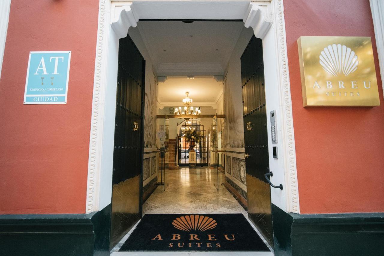 Apartamentos Abreu Suites Seville Luaran gambar
